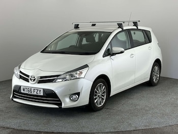 Used Toyota Verso 2017 for sale - 78596107: Photo