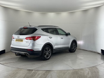 Used Hyundai Santa Fe 2015 for sale - 75509452: Photo