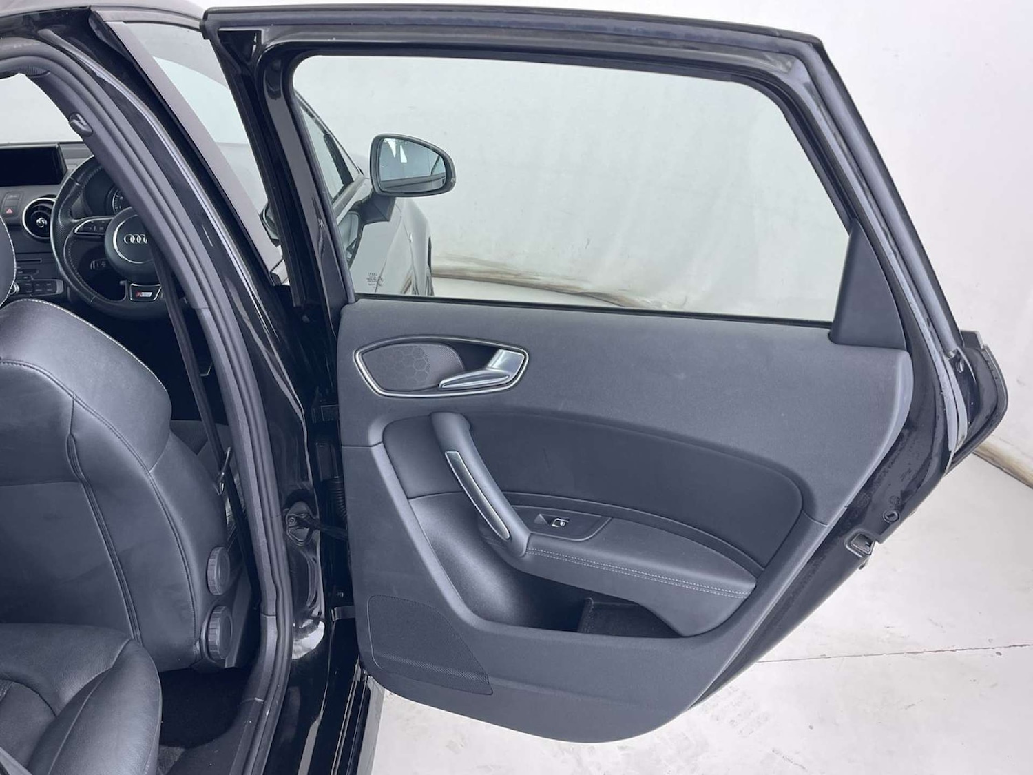 Used Audi A1 2017 for sale - 76558359: Photo 30