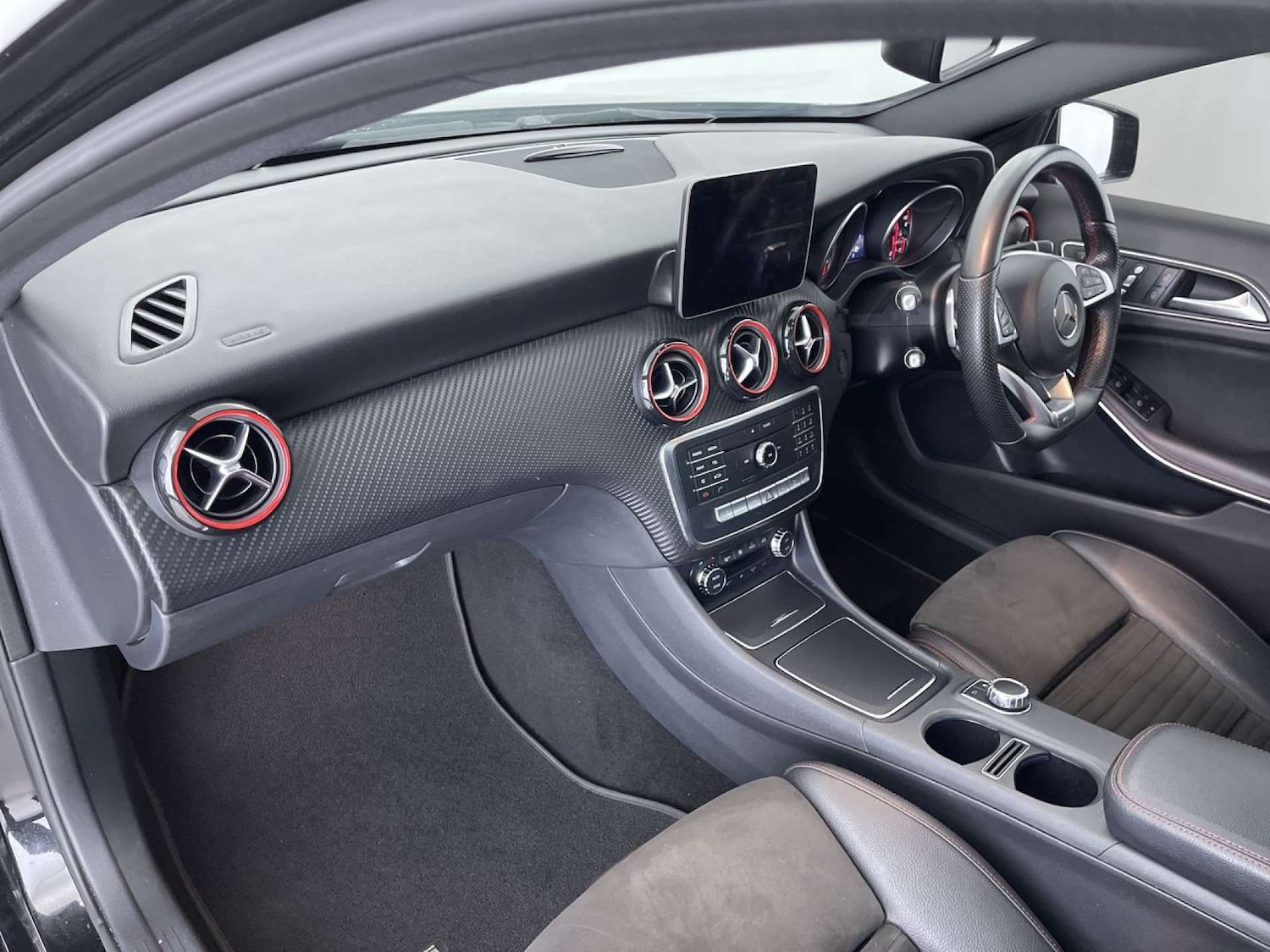 Used Mercedes-Benz A-Class 2018 for sale - 76402708: Photo 32