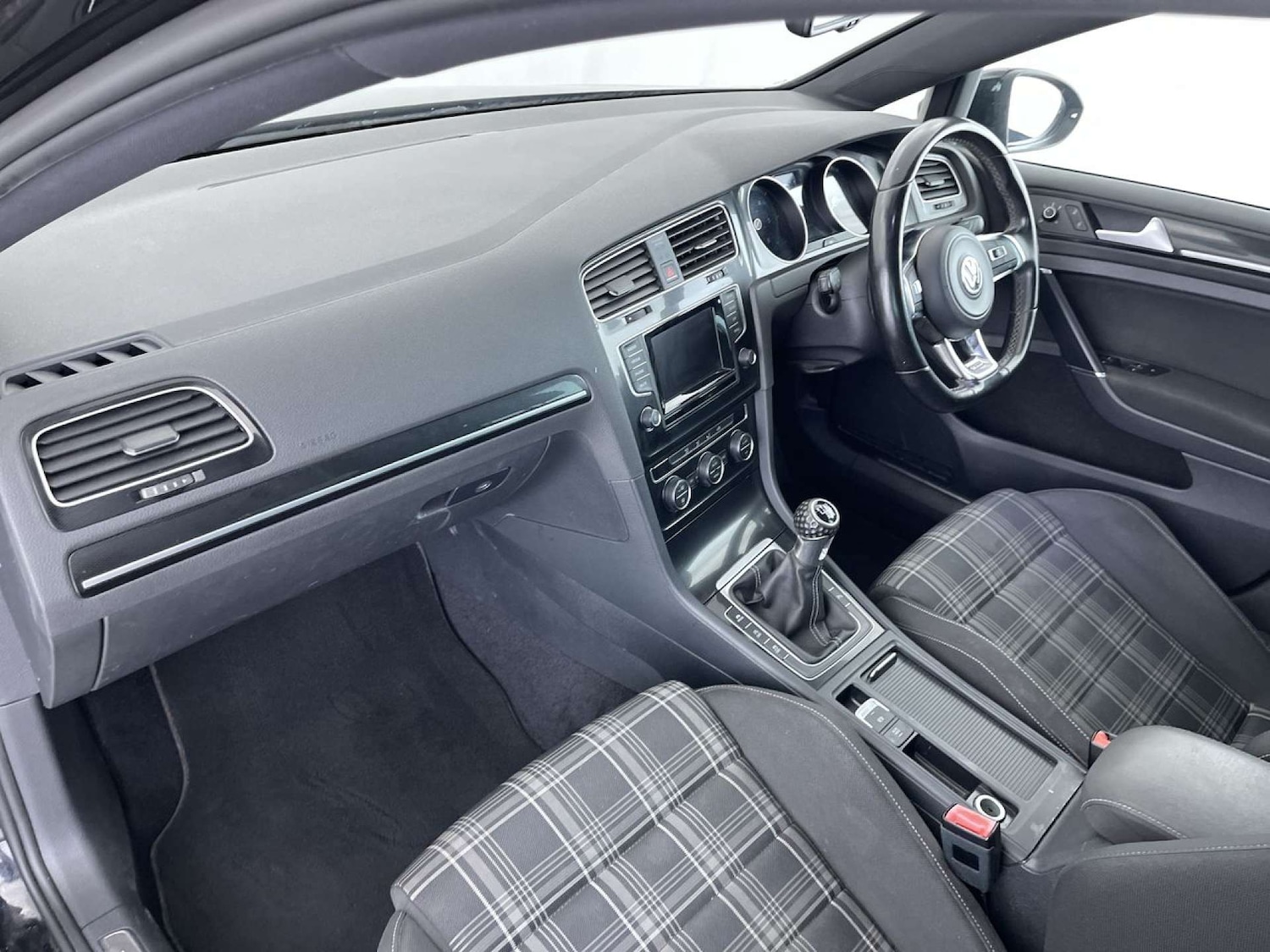 Used Volkswagen Golf 2015 for sale - 76385776: Photo 32