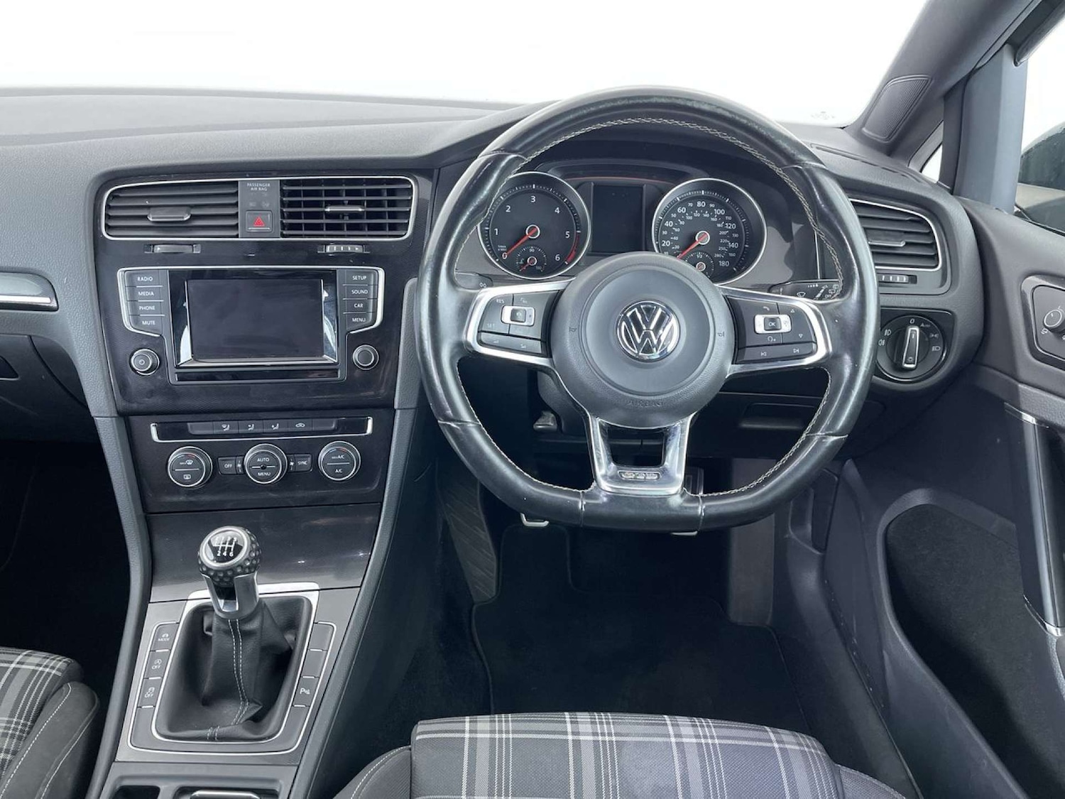 Used Volkswagen Golf 2015 for sale - 76385776: Photo 35