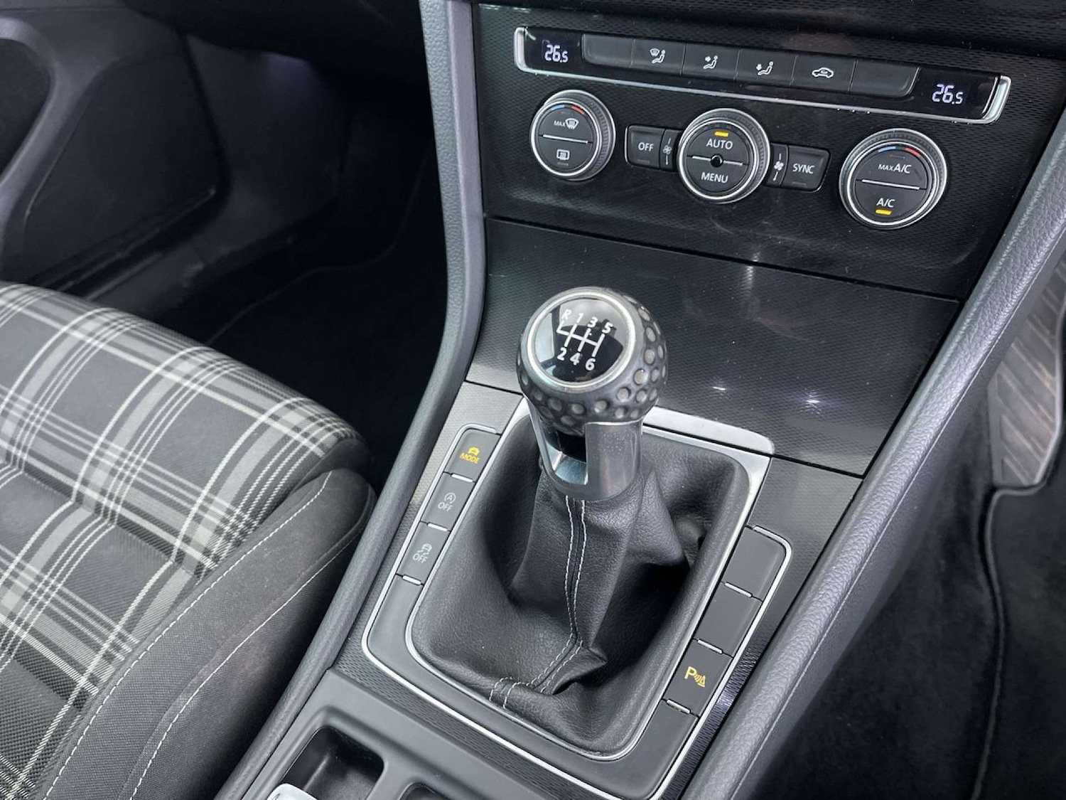 Used Volkswagen Golf 2015 for sale - 76385776: Photo 45