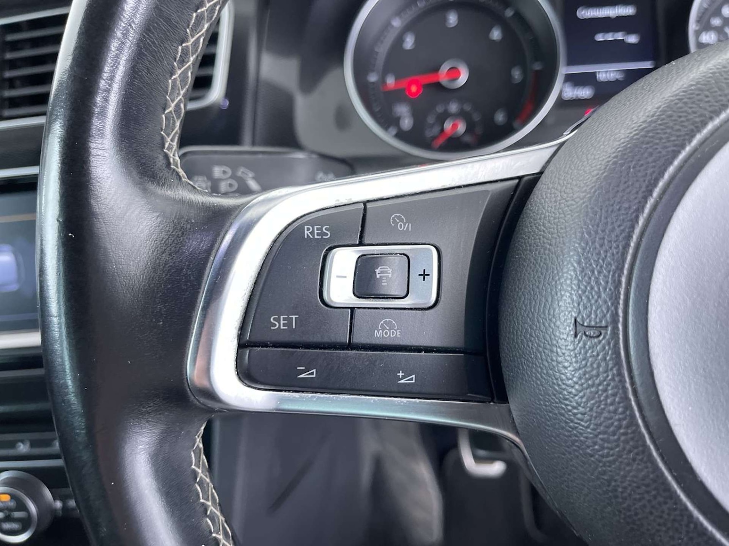 Used Volkswagen Golf 2015 for sale - 76385776: Photo 49