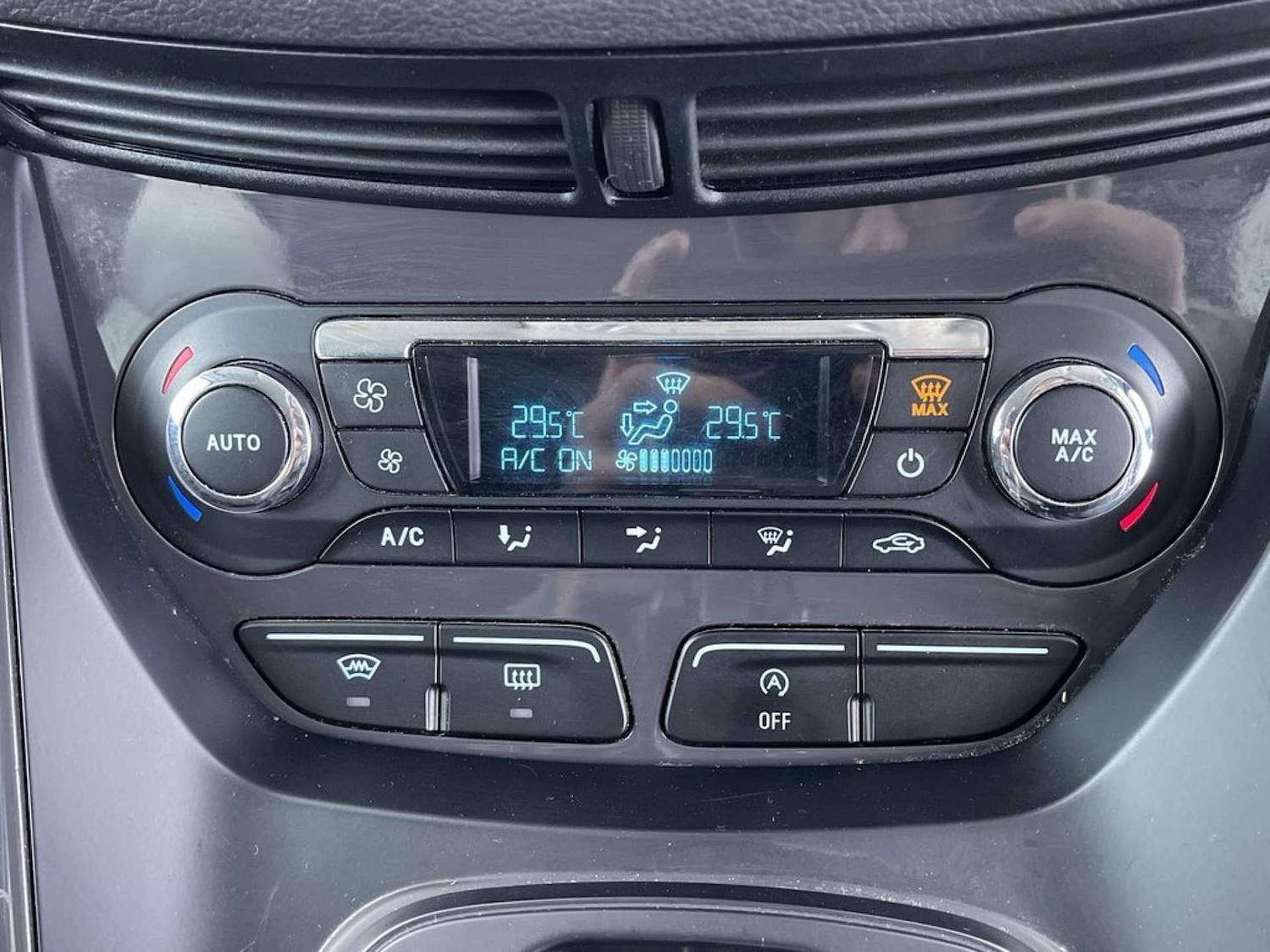 Used Ford Kuga 2015 for sale - 77297275: Photo 41