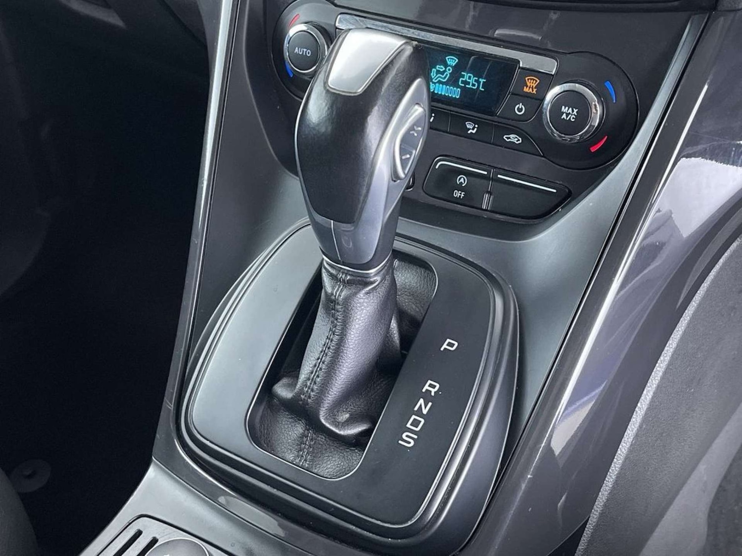 Used Ford Kuga 2015 for sale - 77297275: Photo 44