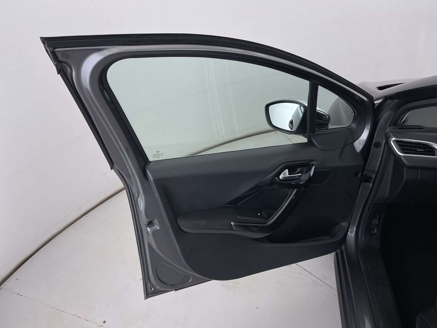 Used Peugeot 208 2018 for sale - 76602093: Photo 27