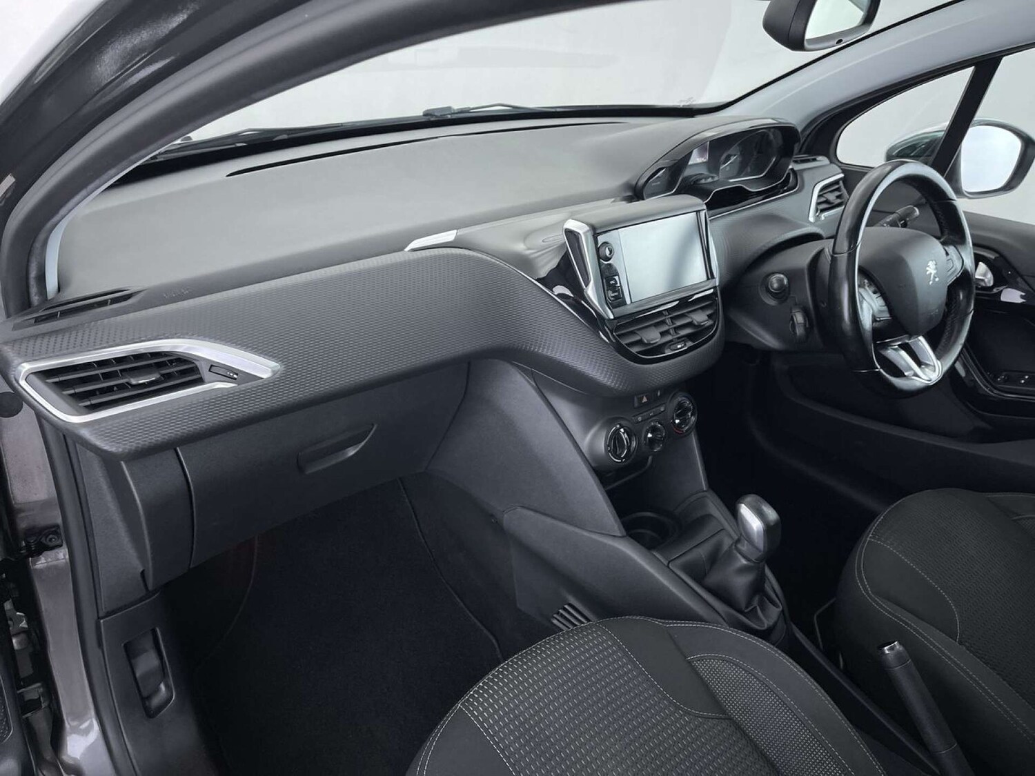 Used Peugeot 208 2018 for sale - 76602093: Photo 32