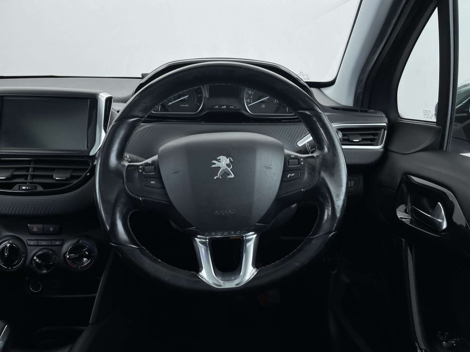 Used Peugeot 208 2018 for sale - 76602093: Photo 36