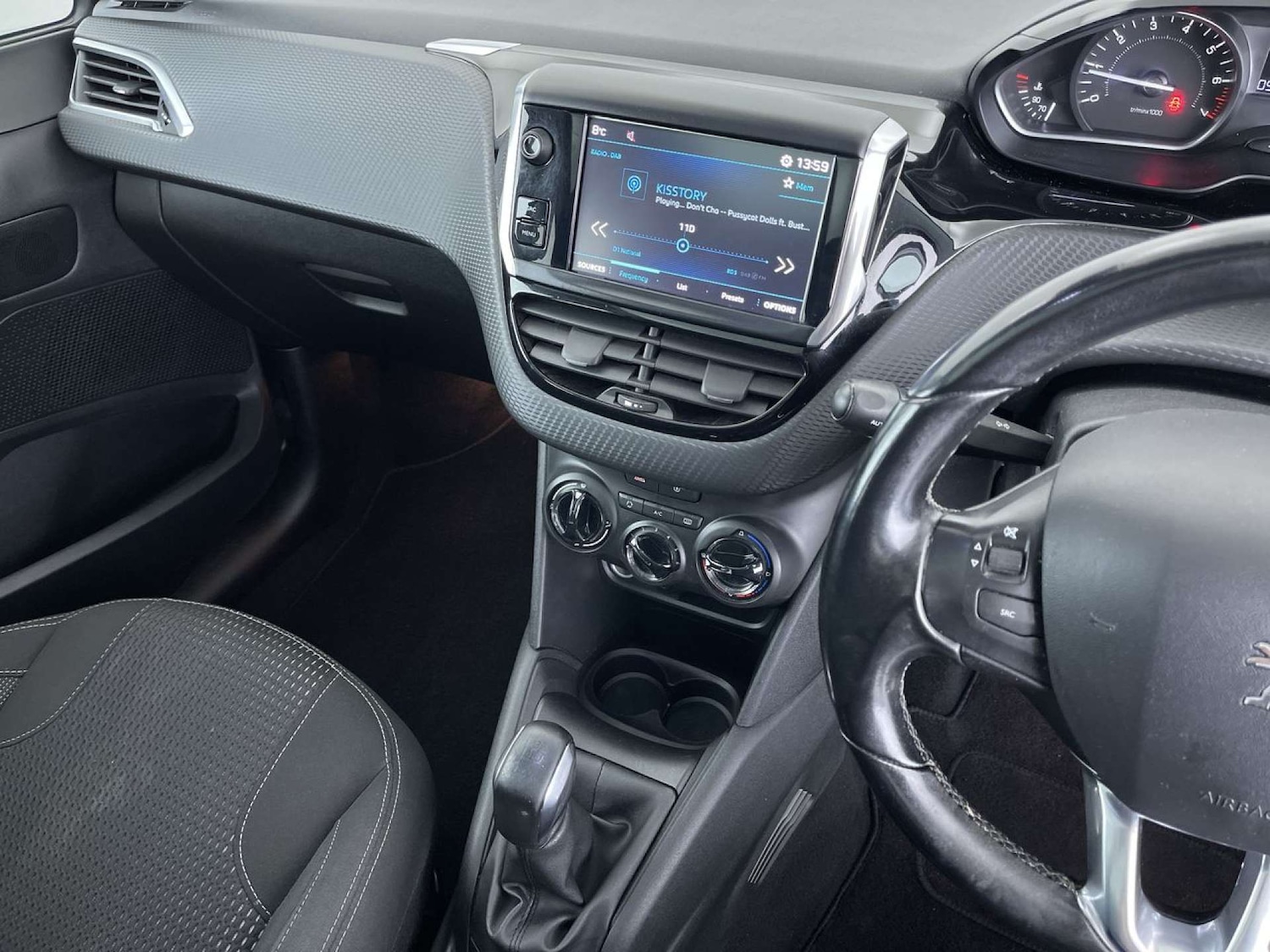 Used Peugeot 208 2018 for sale - 76602093: Photo 44