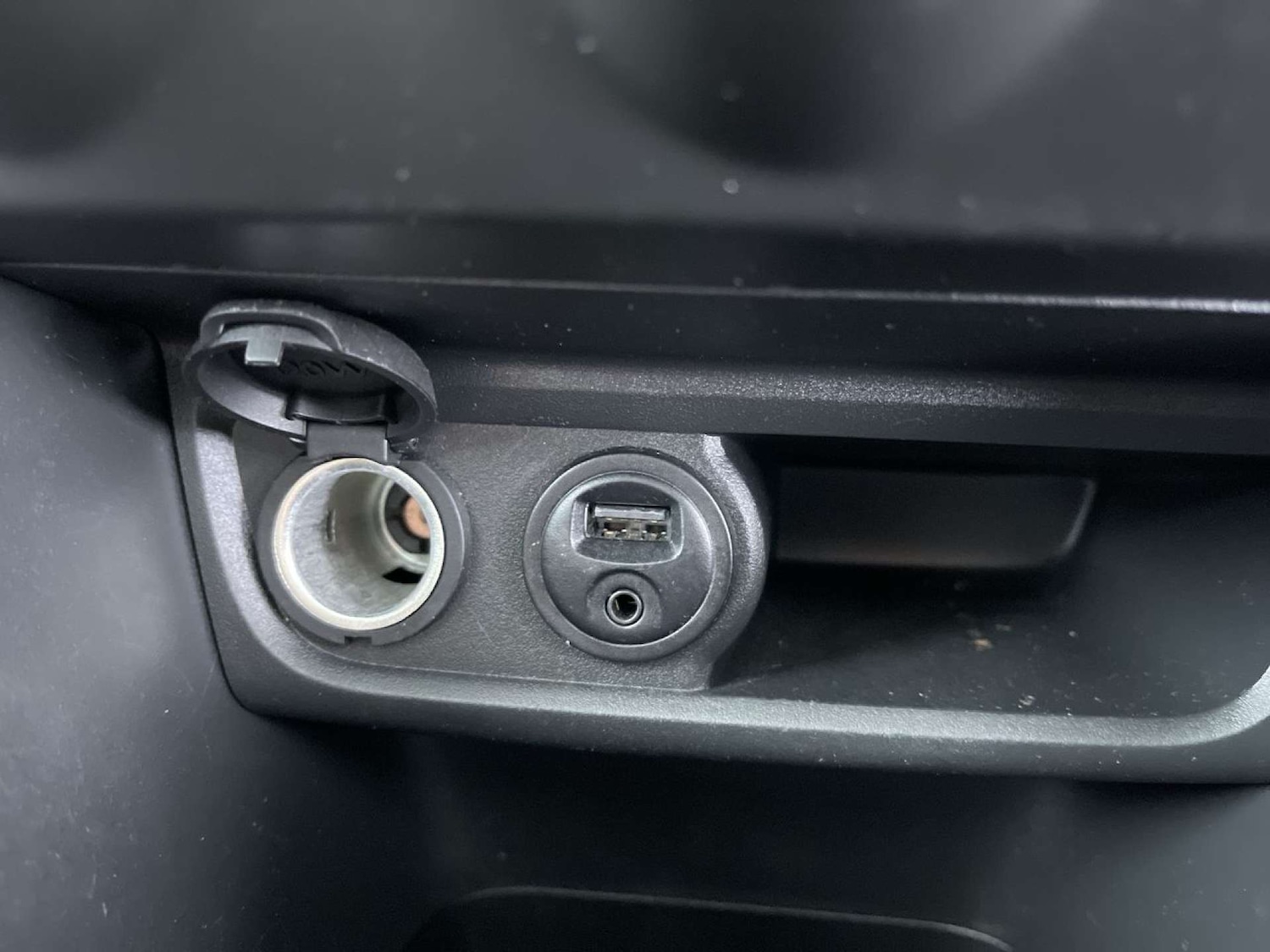 Used Peugeot 208 2018 for sale - 76602093: Photo 45