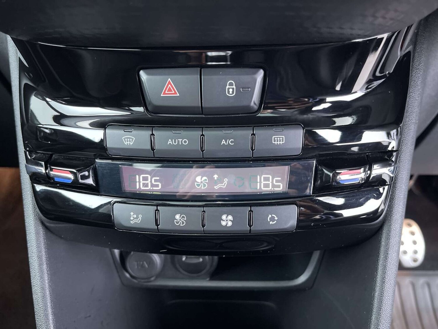 Used Peugeot 208 2018 for sale - 76735781: Photo 44