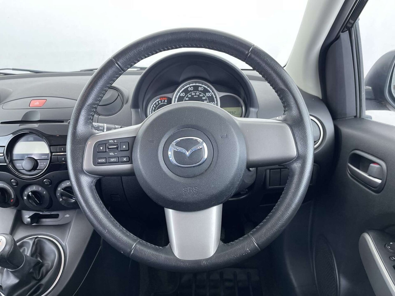 Used Mazda Mazda2 2011 for sale - 77400155: Photo 36