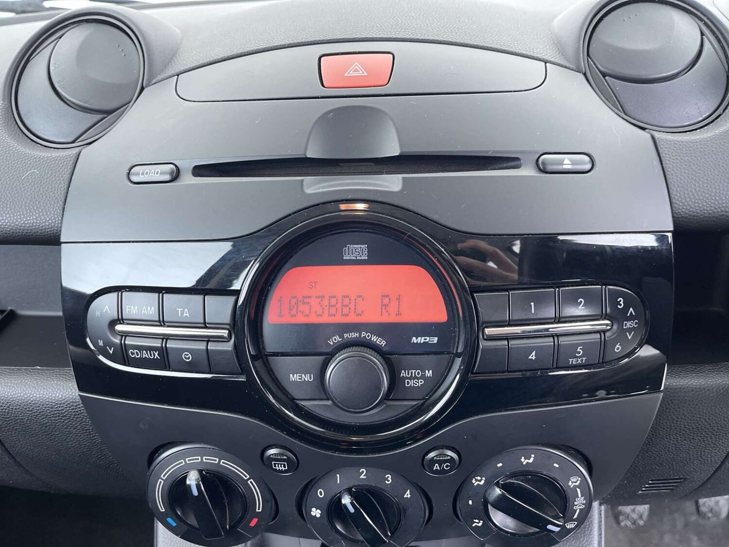 Used Mazda Mazda2 2011 for sale - 77400155: Photo 40