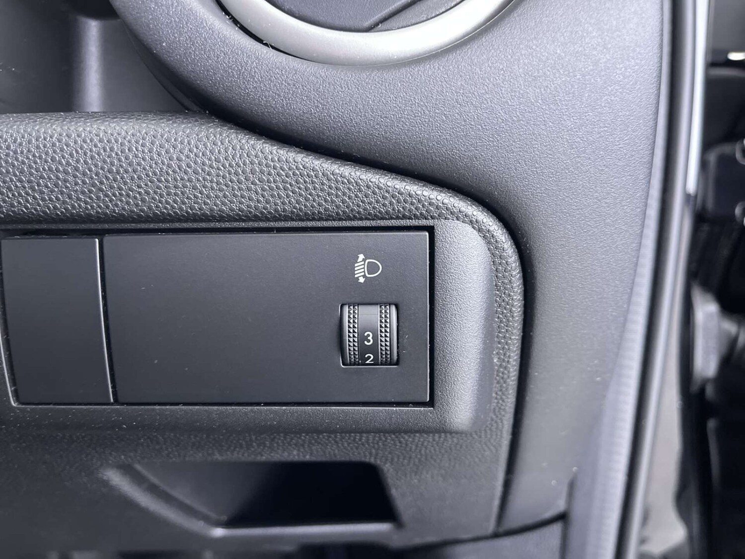 Used Mazda Mazda2 2011 for sale - 77400155: Photo 47