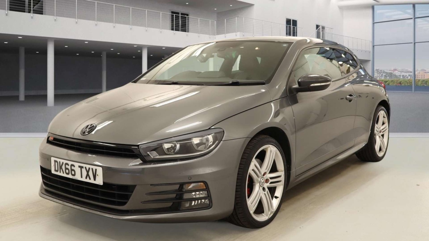 Used Volkswagen Scirocco 2016 for sale - 77963147: Photo 2