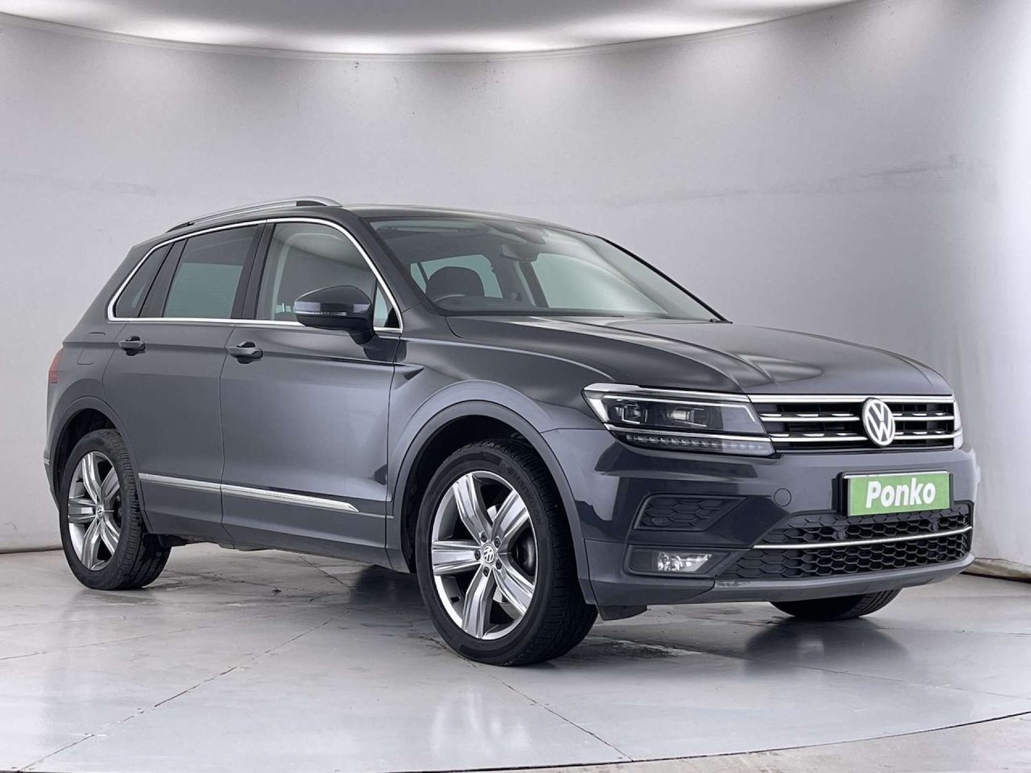 Used Volkswagen Tiguan 2018 for sale - 76637972: Photo 1