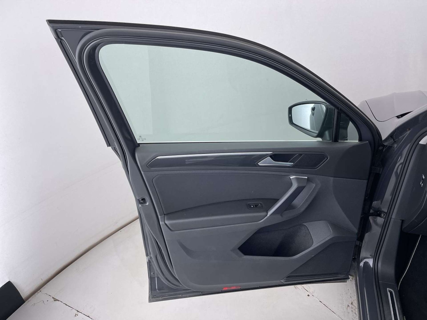 Used Volkswagen Tiguan 2018 for sale - 76637972: Photo 27