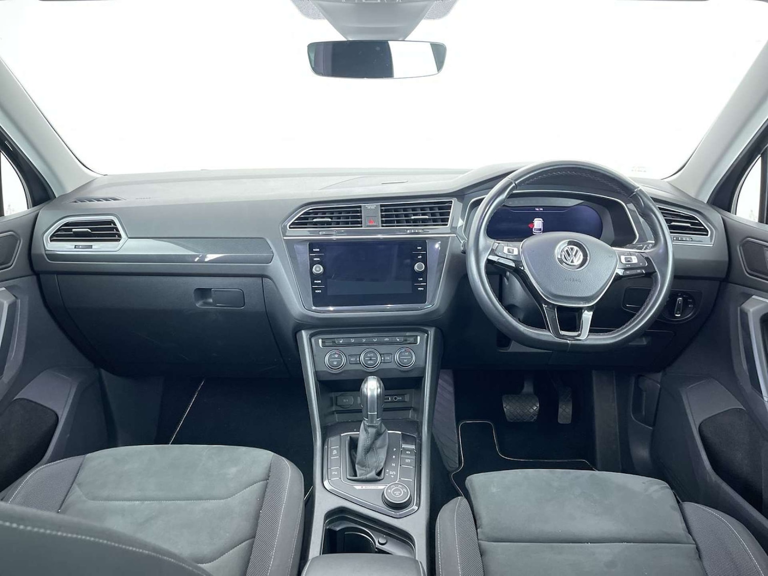 Used Volkswagen Tiguan 2018 for sale - 76637972: Photo 8