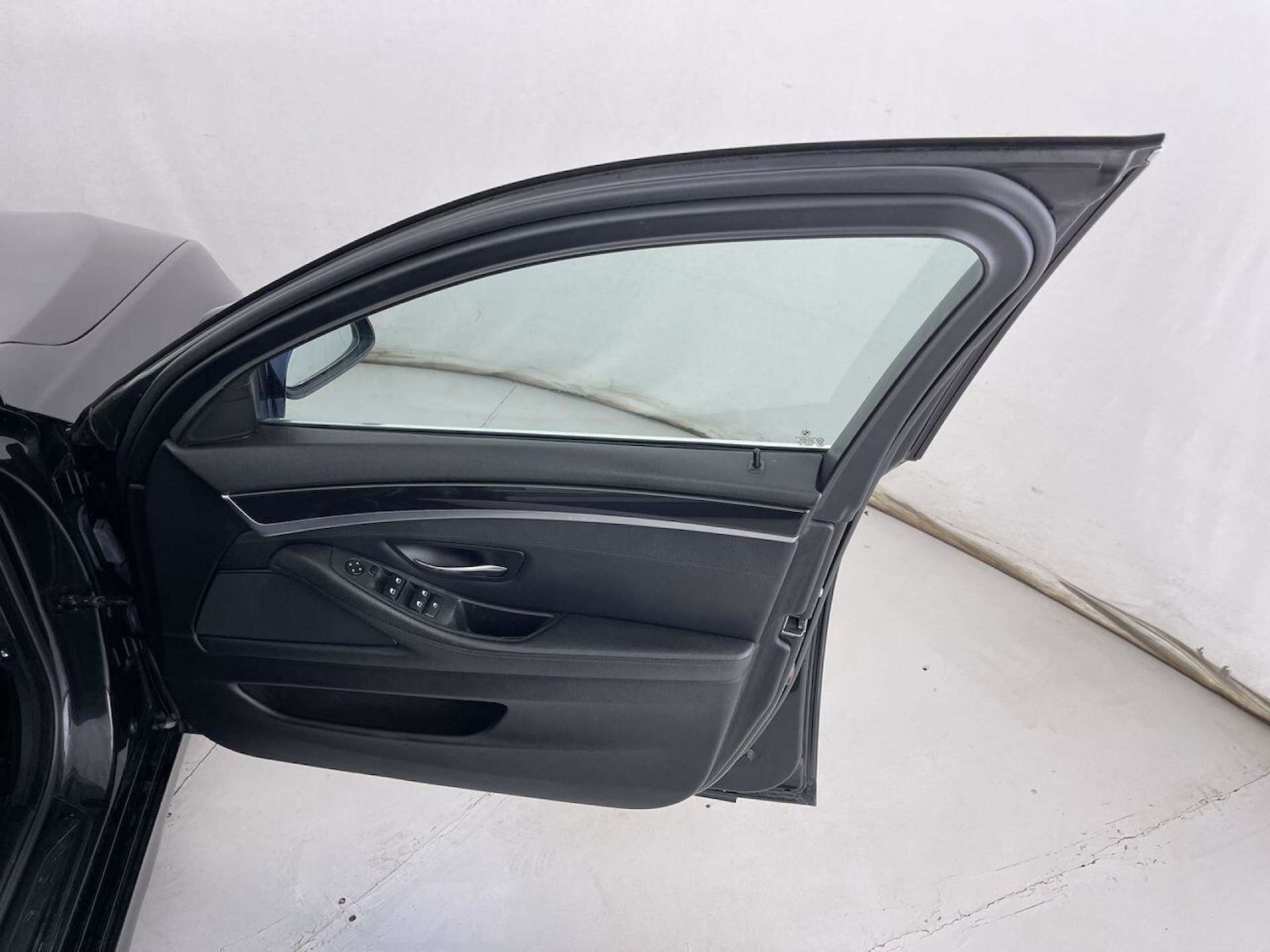 Used BMW 5 Series 2010 for sale - 76542284: Photo 28