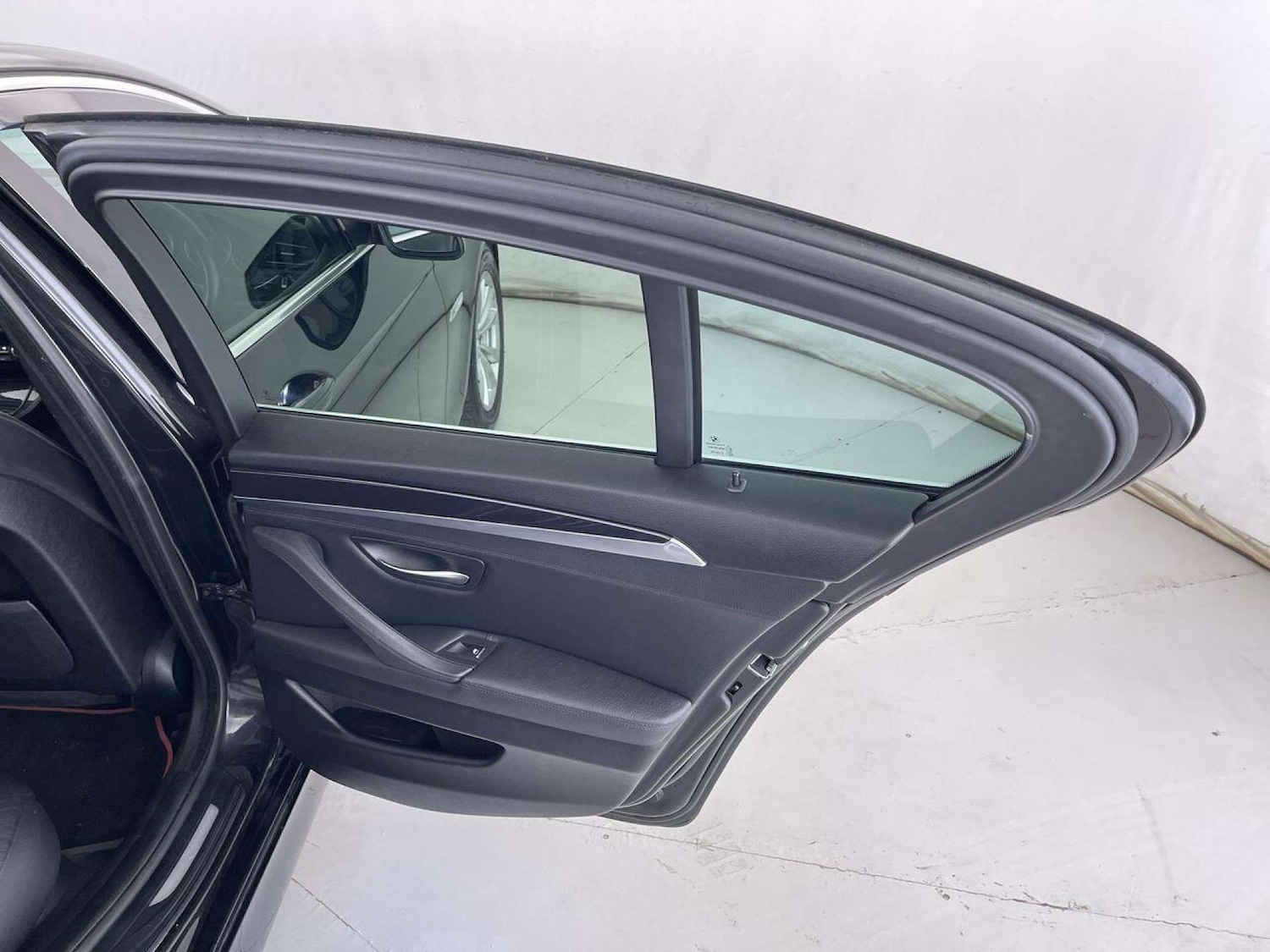 Used BMW 5 Series 2010 for sale - 76542284: Photo 29