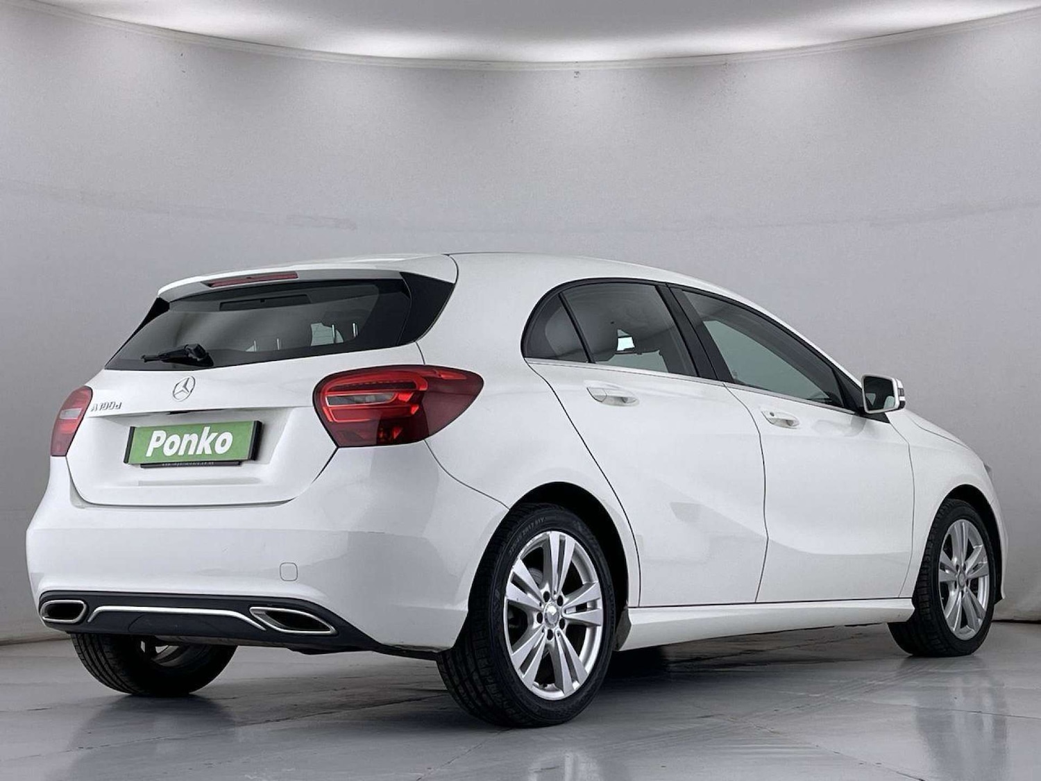 Used Mercedes-Benz A-Class 2015 for sale - 76197235: Photo 5