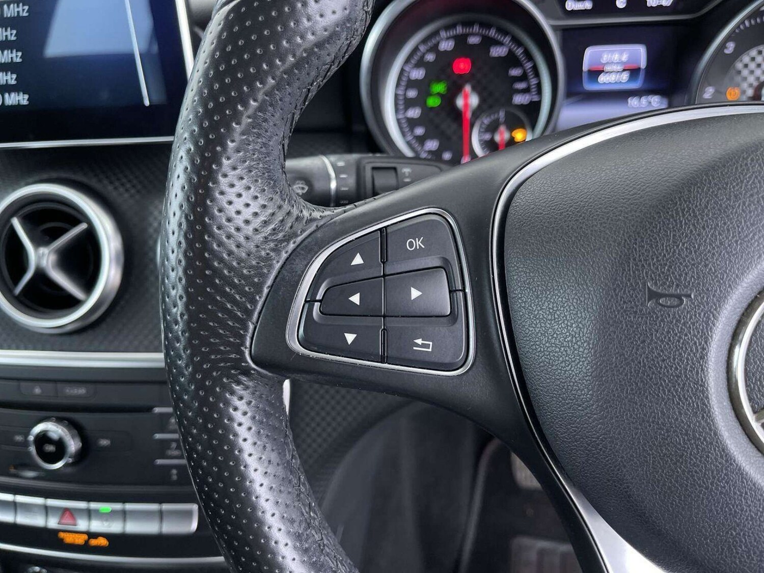 Used Mercedes-Benz A-Class 2015 for sale - 76197235: Photo 51