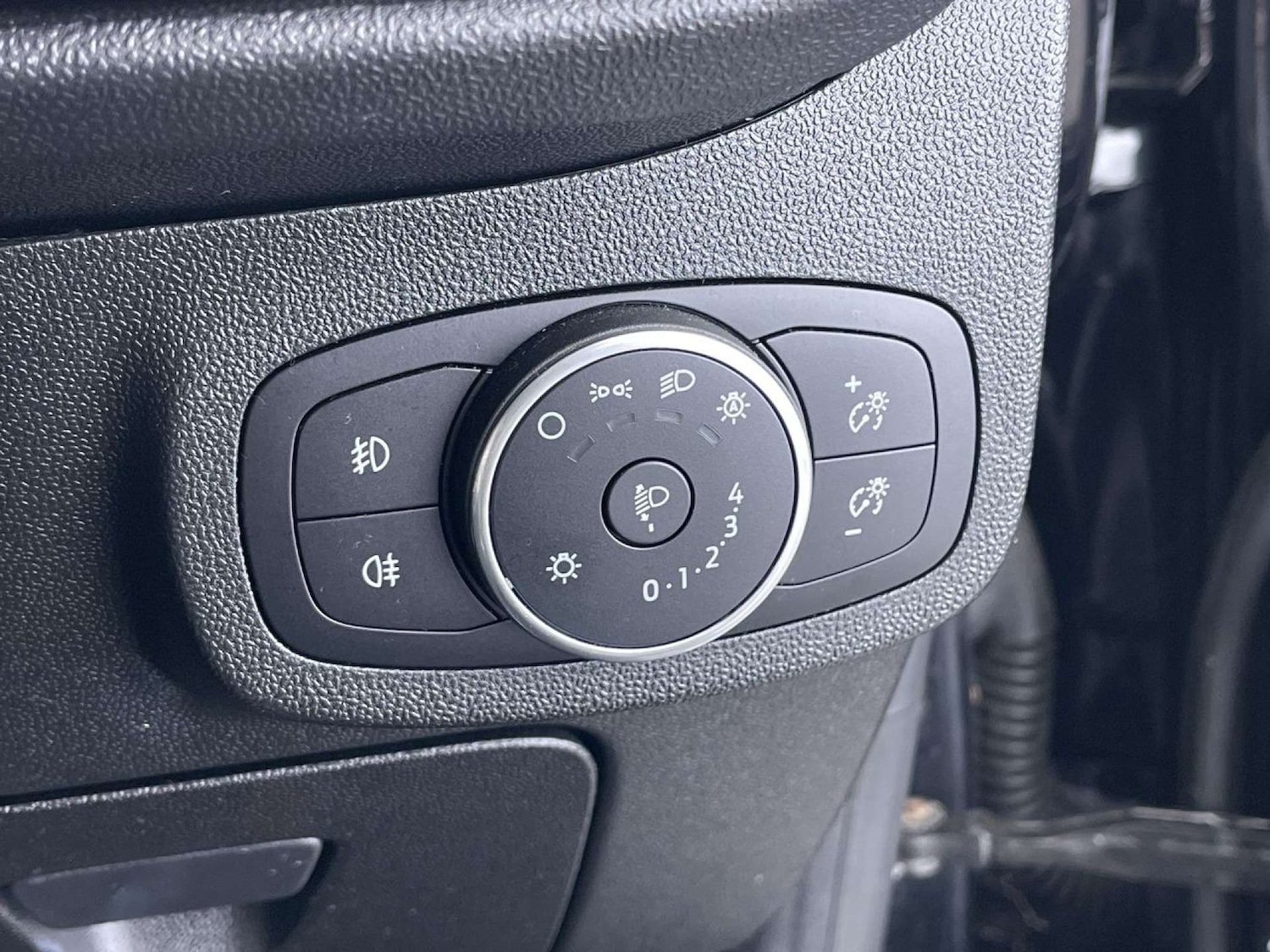 Used Ford Fiesta 2018 for sale - 77247860: Photo 48