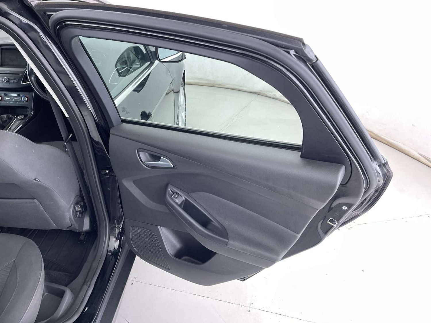 Used Ford Focus 2015 for sale - 76170872: Photo 30