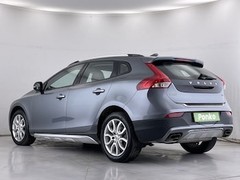 Used Volvo V40 Cross Country 2017 for sale - 75636454: Photo