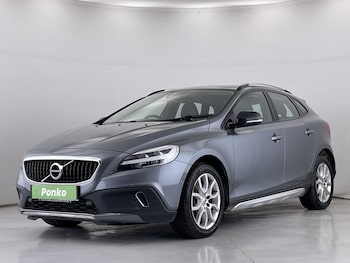 Used Volvo V40 Cross Country 2017 for sale - 75636454: Photo