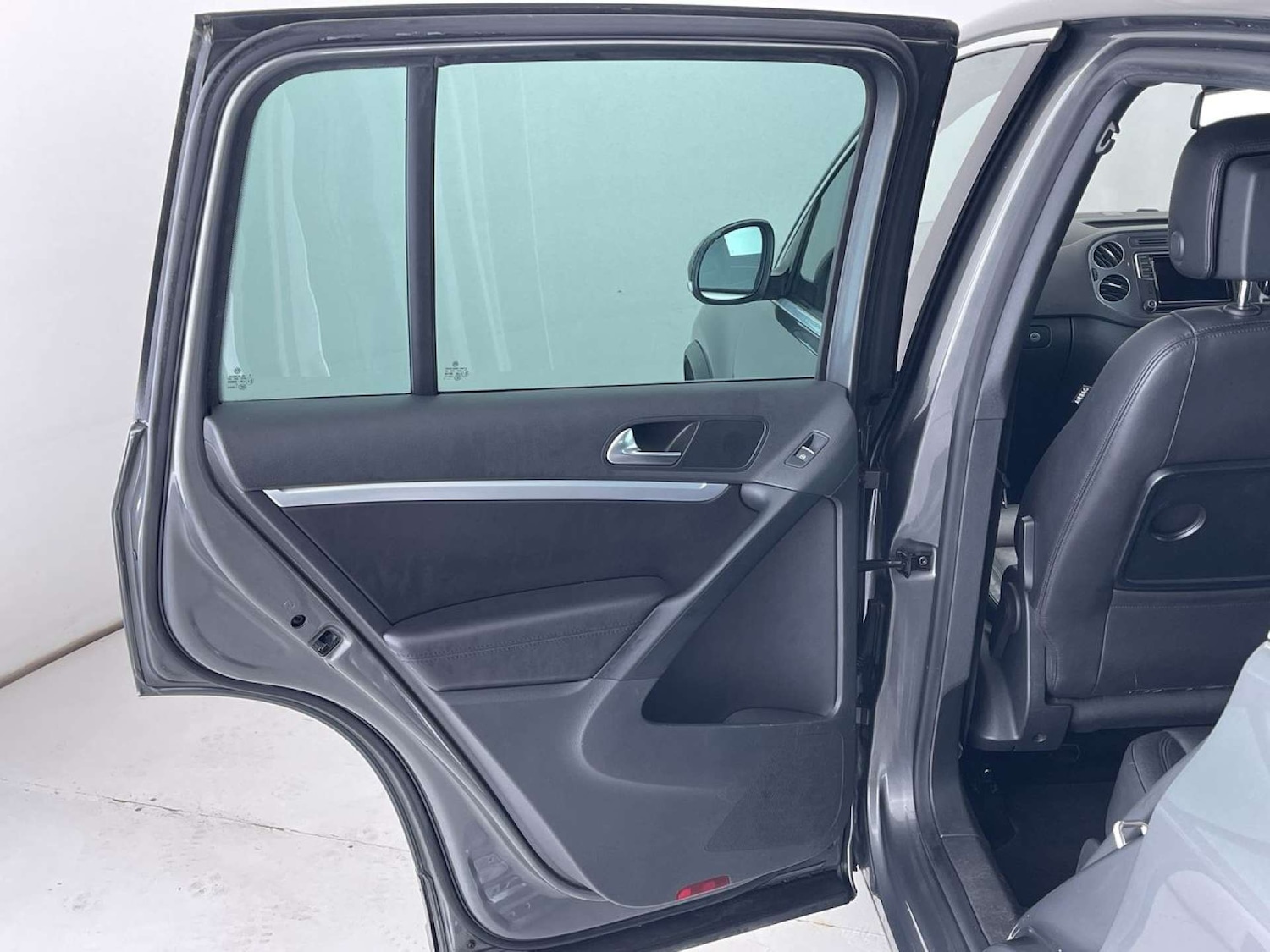 Used Volkswagen Tiguan 2016 for sale - 76905286: Photo 28