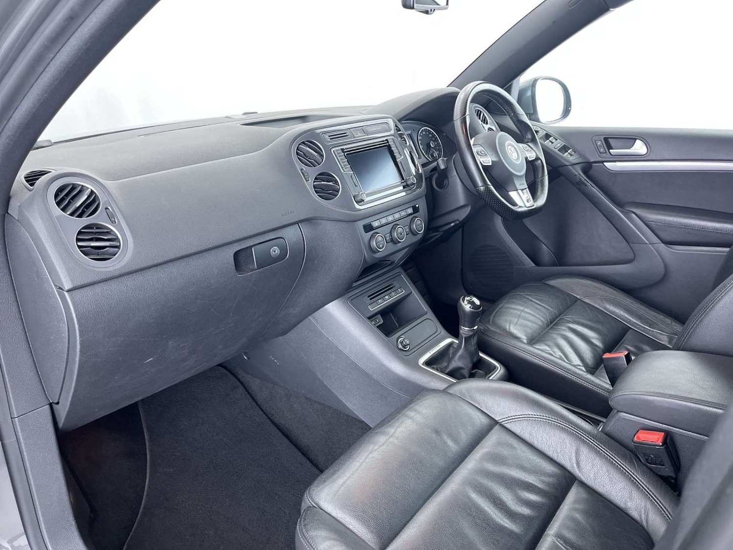 Used Volkswagen Tiguan 2016 for sale - 76905286: Photo 32