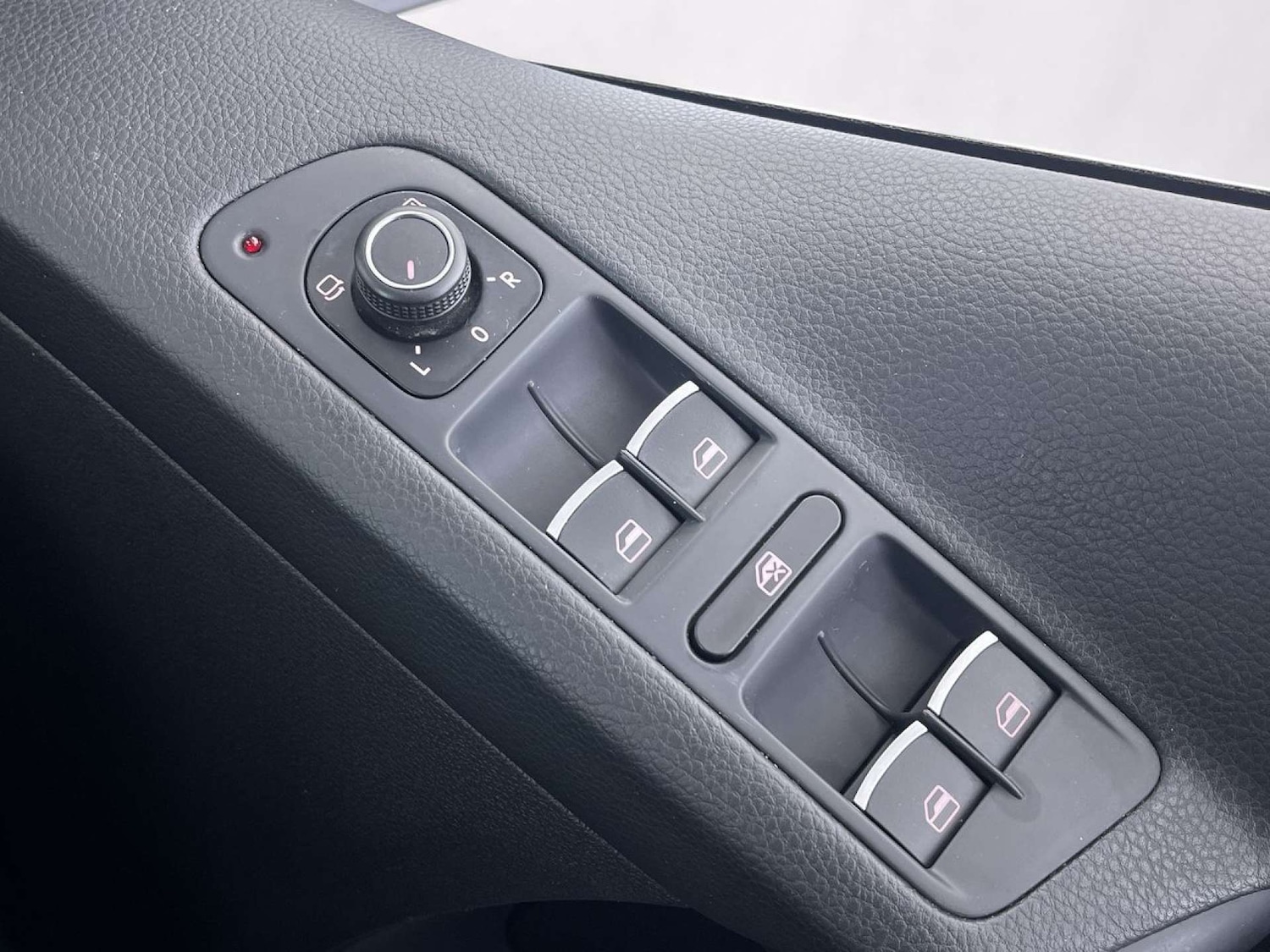 Used Volkswagen Tiguan 2016 for sale - 76905286: Photo 50