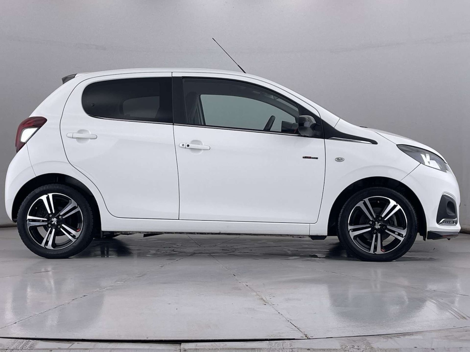 Used Peugeot 108 2017 for sale - 77701598: Photo 15