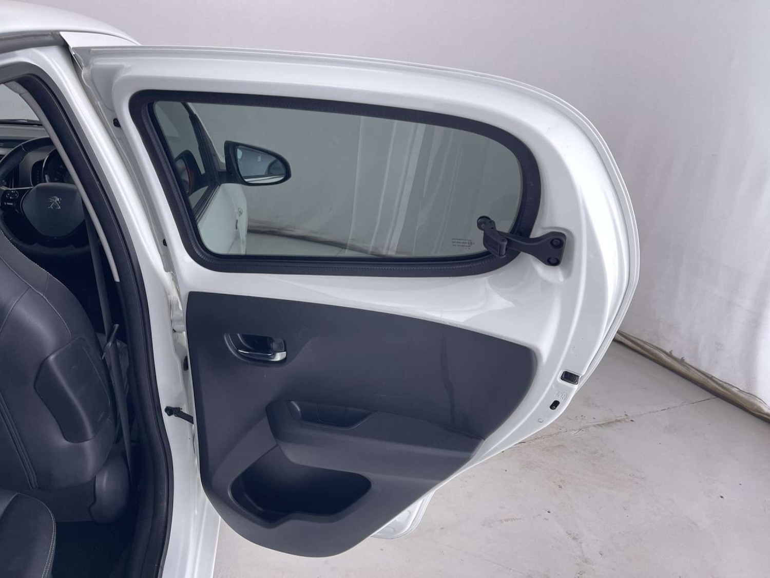 Used Peugeot 108 2017 for sale - 77701598: Photo 30