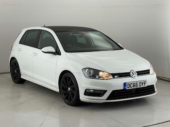 Used Volkswagen Golf 2016 for sale - 76509342: Photo