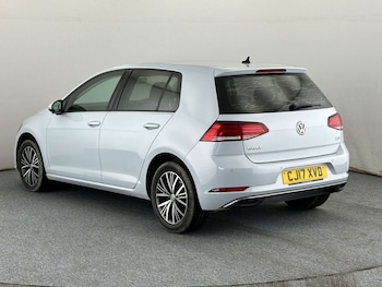 Used Volkswagen Golf 2017 for sale - 78003690: Photo