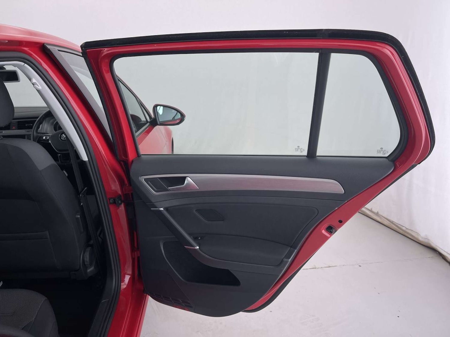 Used Volkswagen Golf 2016 for sale - 76601999: Photo 30