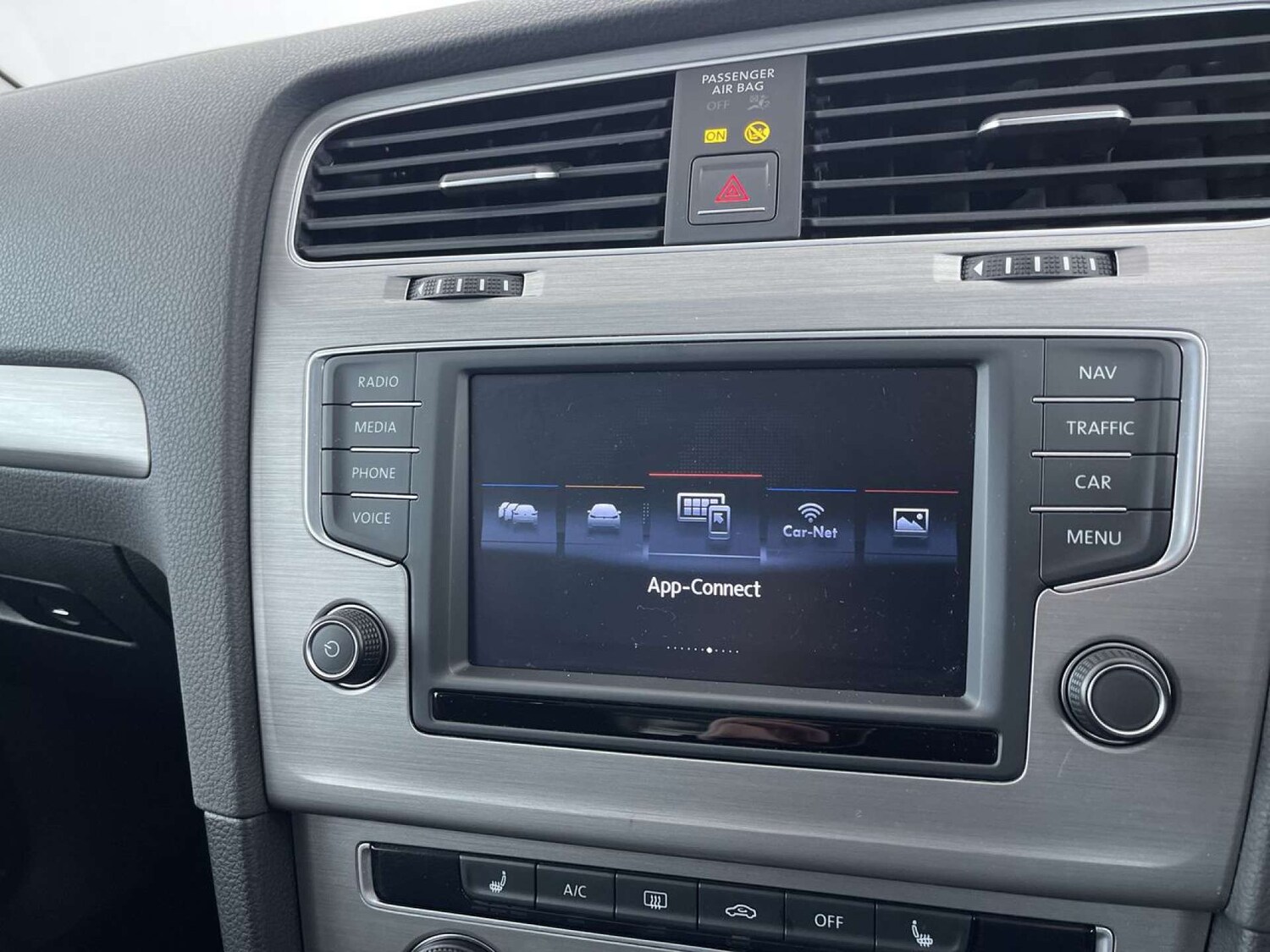 Used Volkswagen Golf 2016 for sale - 76601999: Photo 38