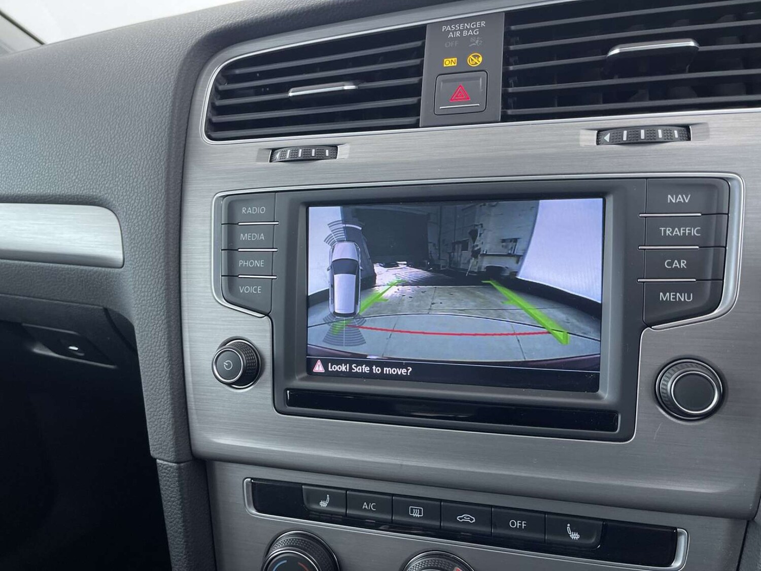 Used Volkswagen Golf 2016 for sale - 76601999: Photo 41