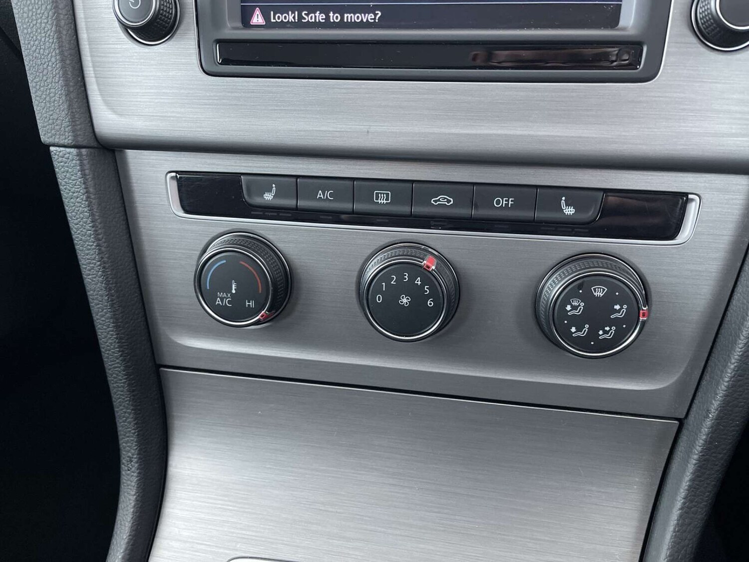 Used Volkswagen Golf 2016 for sale - 76601999: Photo 43