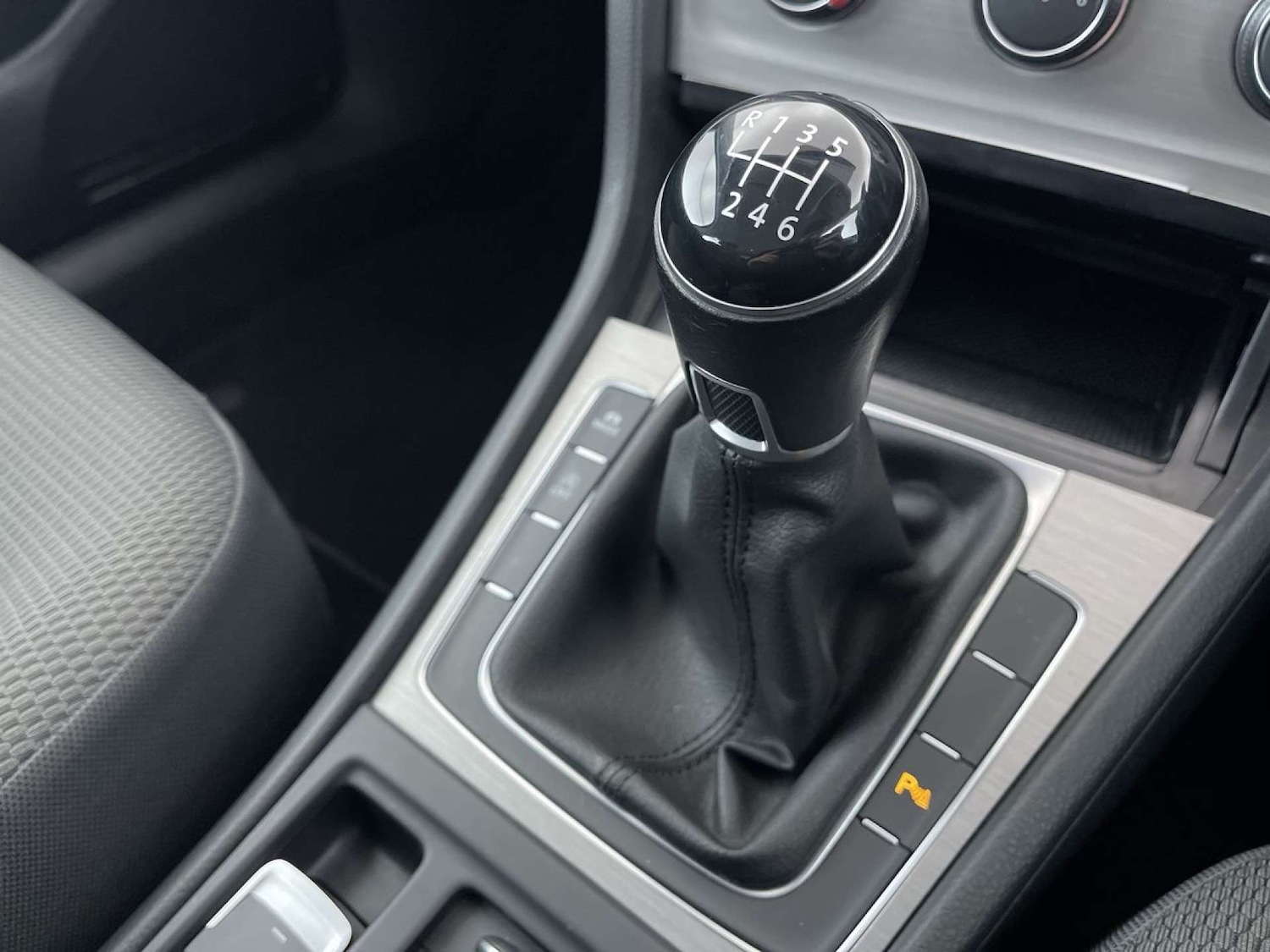 Used Volkswagen Golf 2016 for sale - 76601999: Photo 46