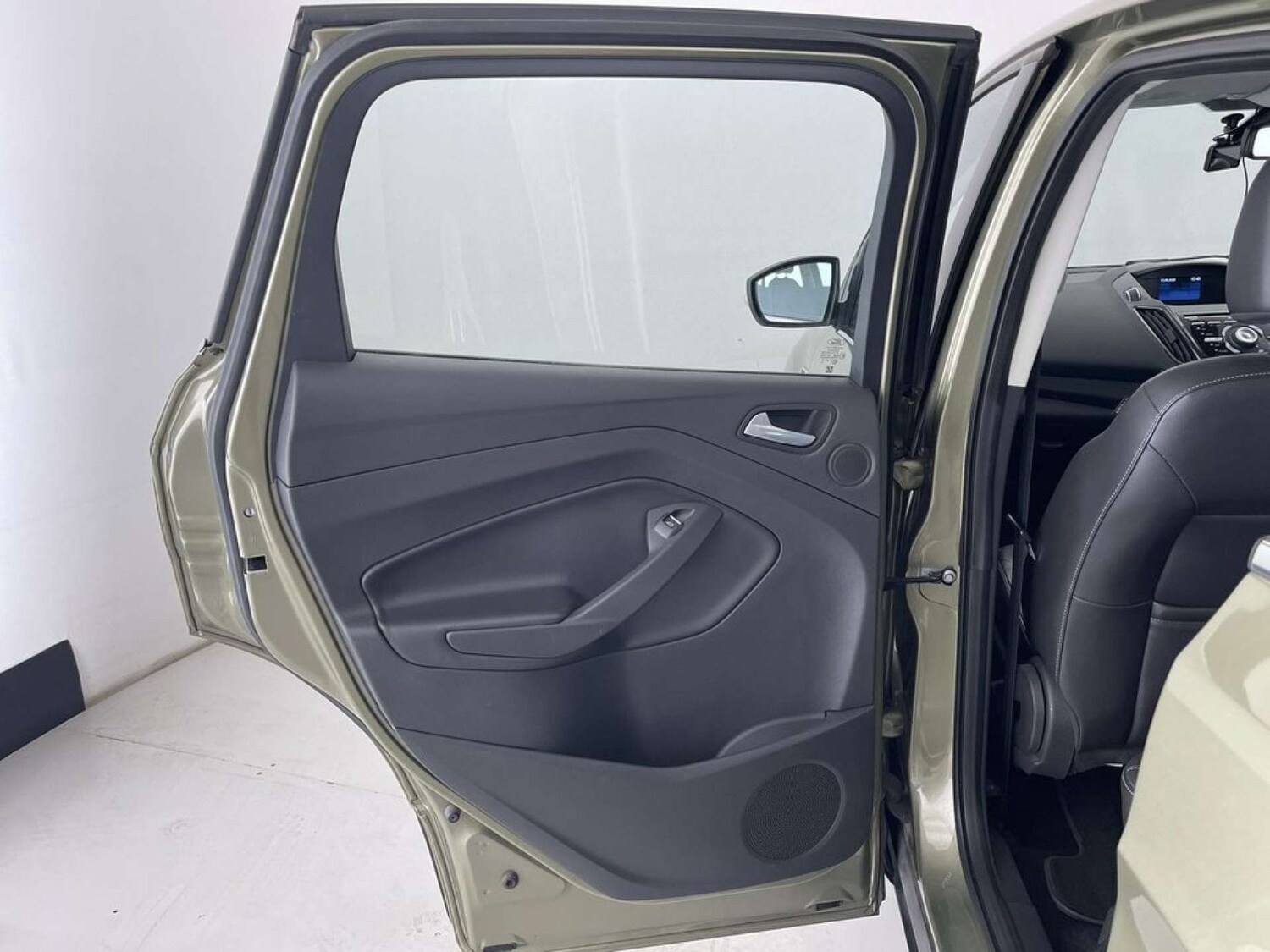 Used Ford Kuga 2013 for sale - 77583923: Photo 28