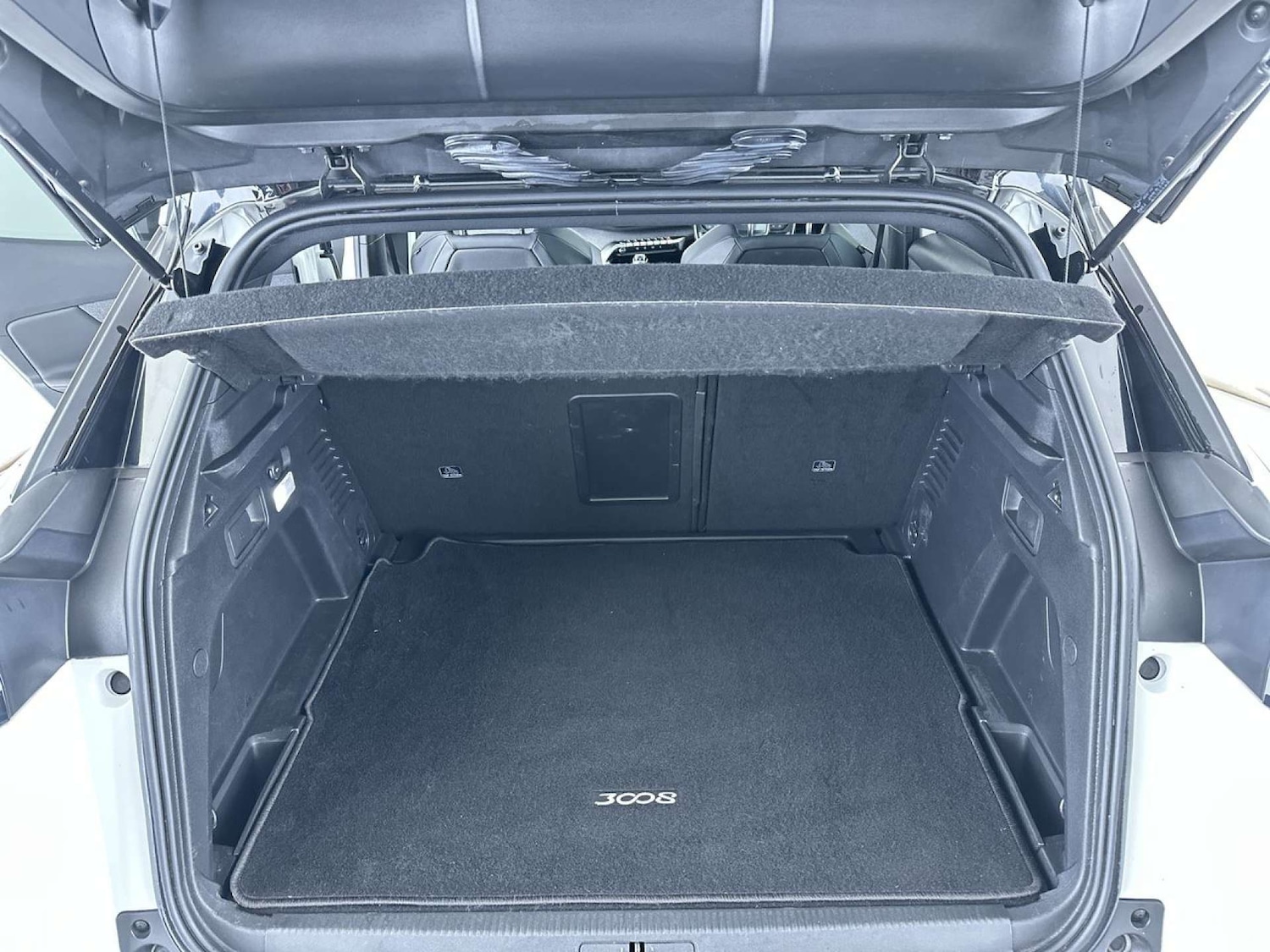 Used Peugeot 3008 2018 for sale - 77953400: Photo 10