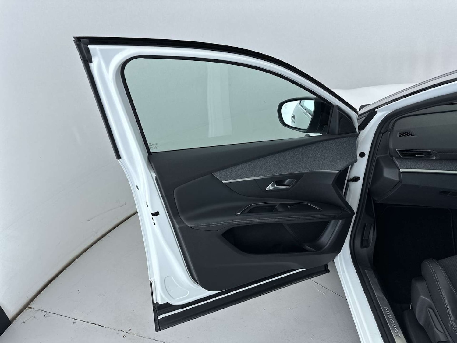 Used Peugeot 3008 2018 for sale - 77953400: Photo 27