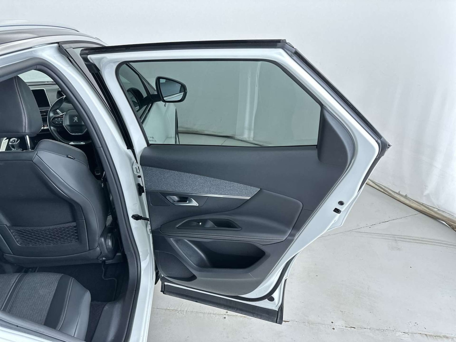 Used Peugeot 3008 2018 for sale - 77953400: Photo 30