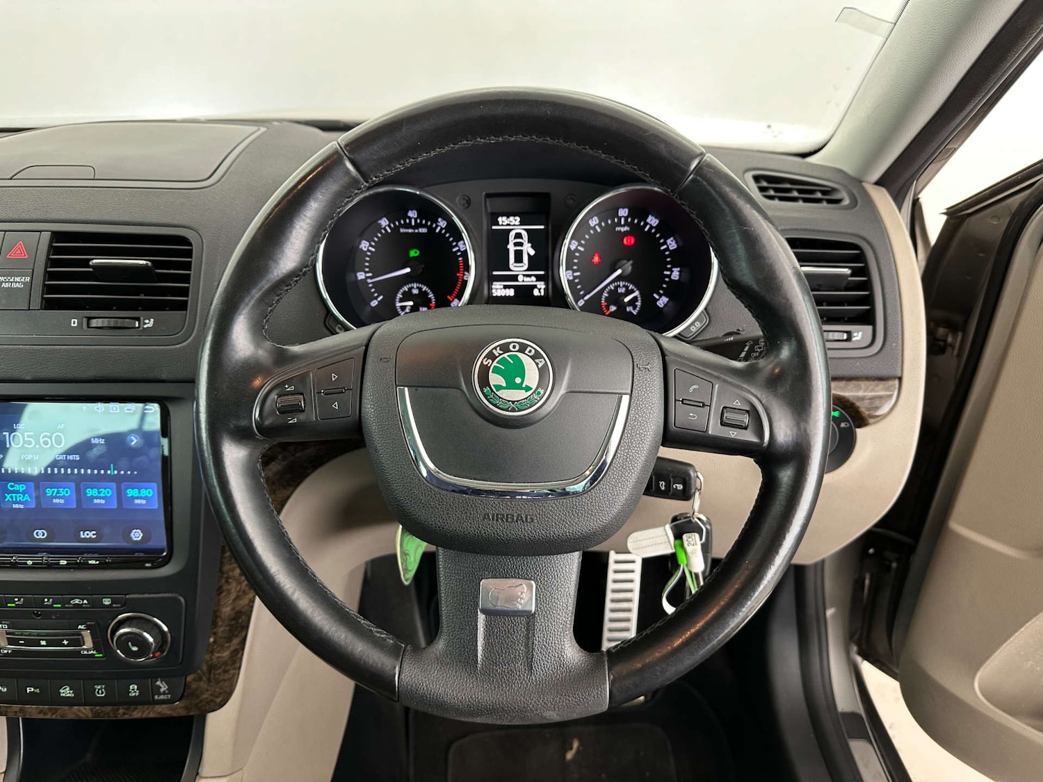 Used Skoda Yeti 2011 for sale - 77967957: Photo 12