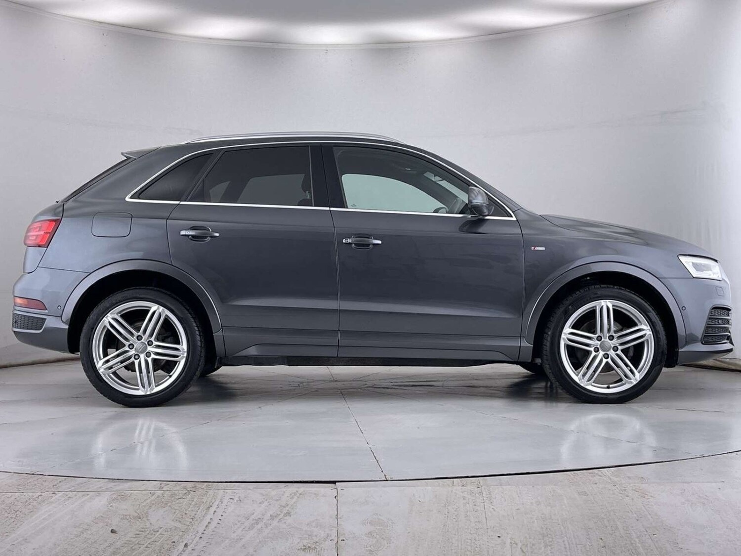 Used Audi Q3 2015 for sale - 76735807: Photo 15