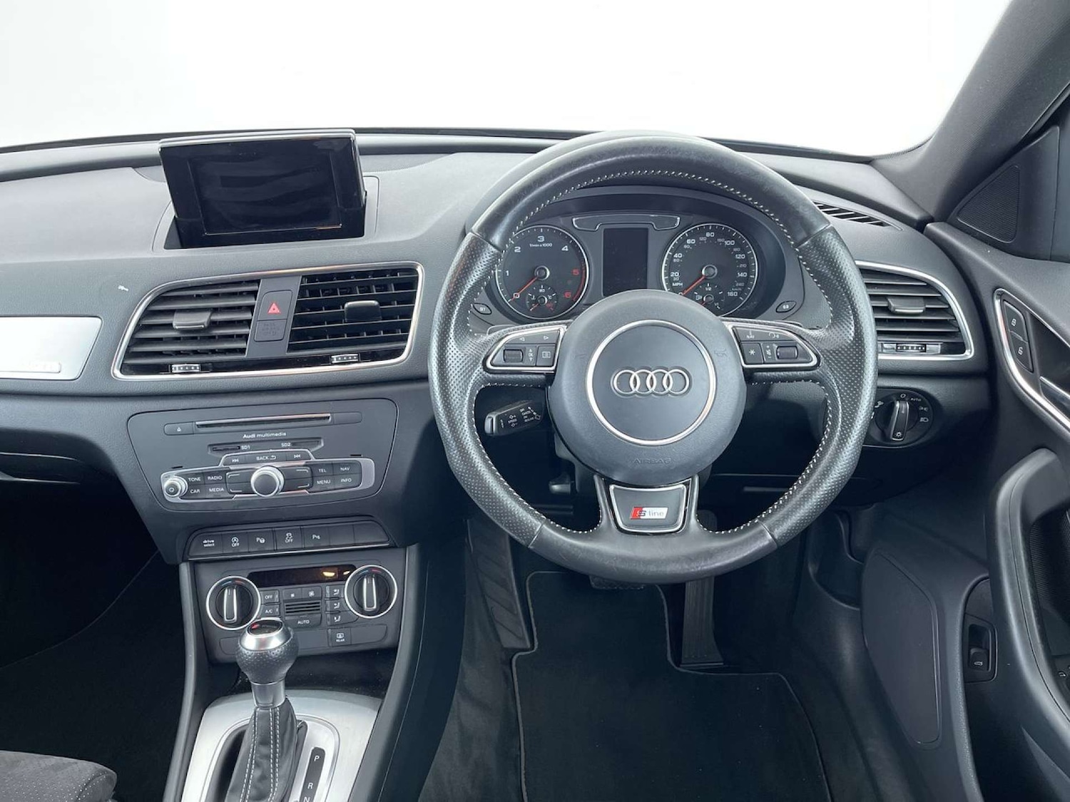Used Audi Q3 2015 for sale - 76735807: Photo 35